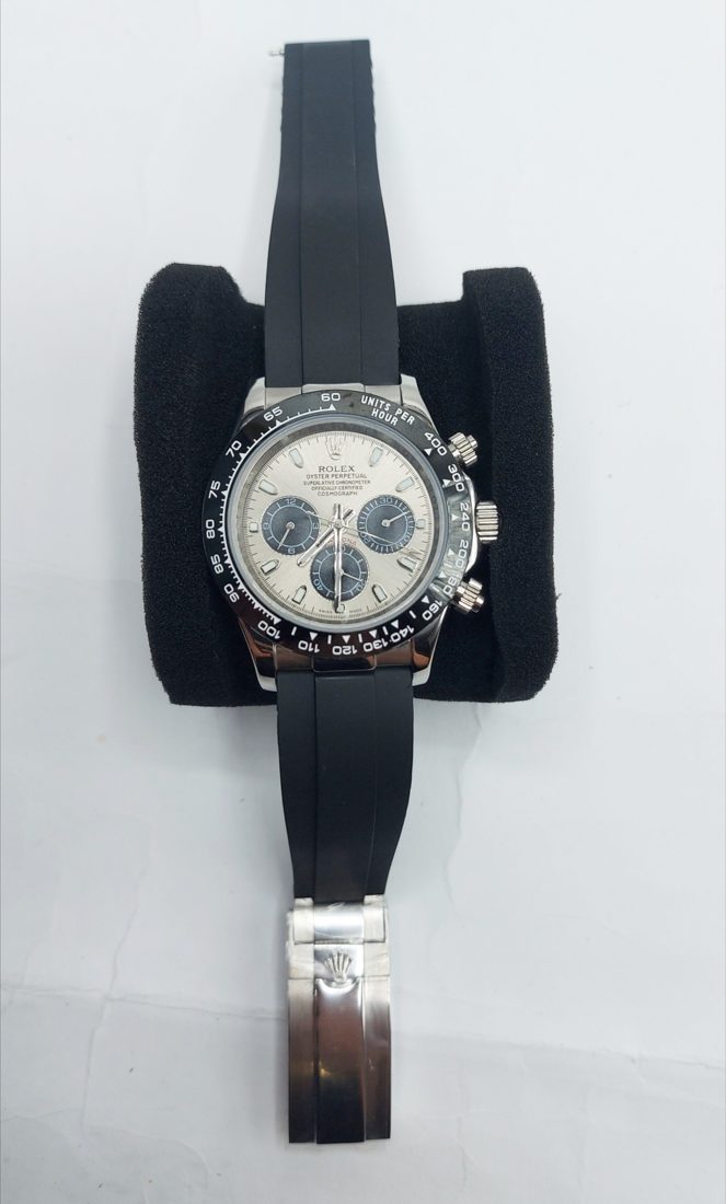 Rolex Cosmograph Daytona — Bijelo zlato, crni gumeni remen