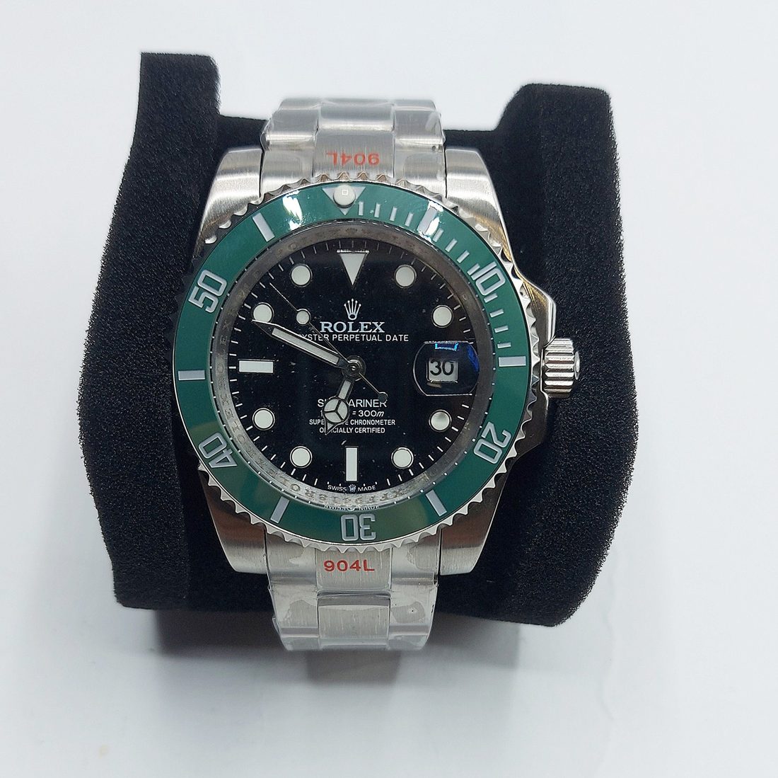 Rolex Submariner Date — Zeleni bezel, crni brojčanik